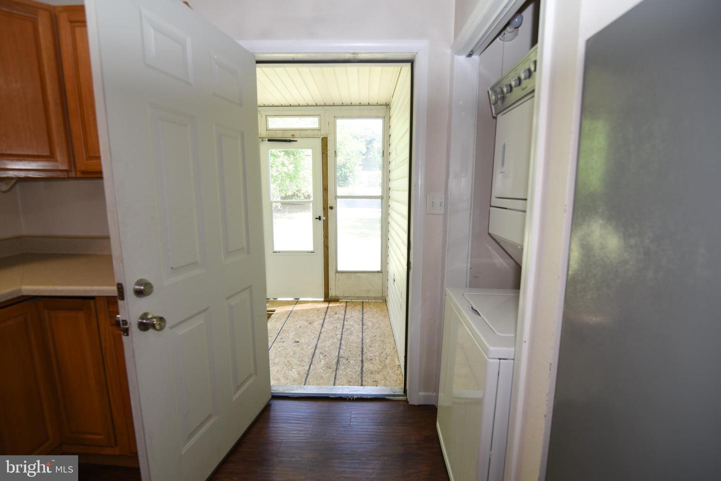 325 Fourth St Property Photo 10