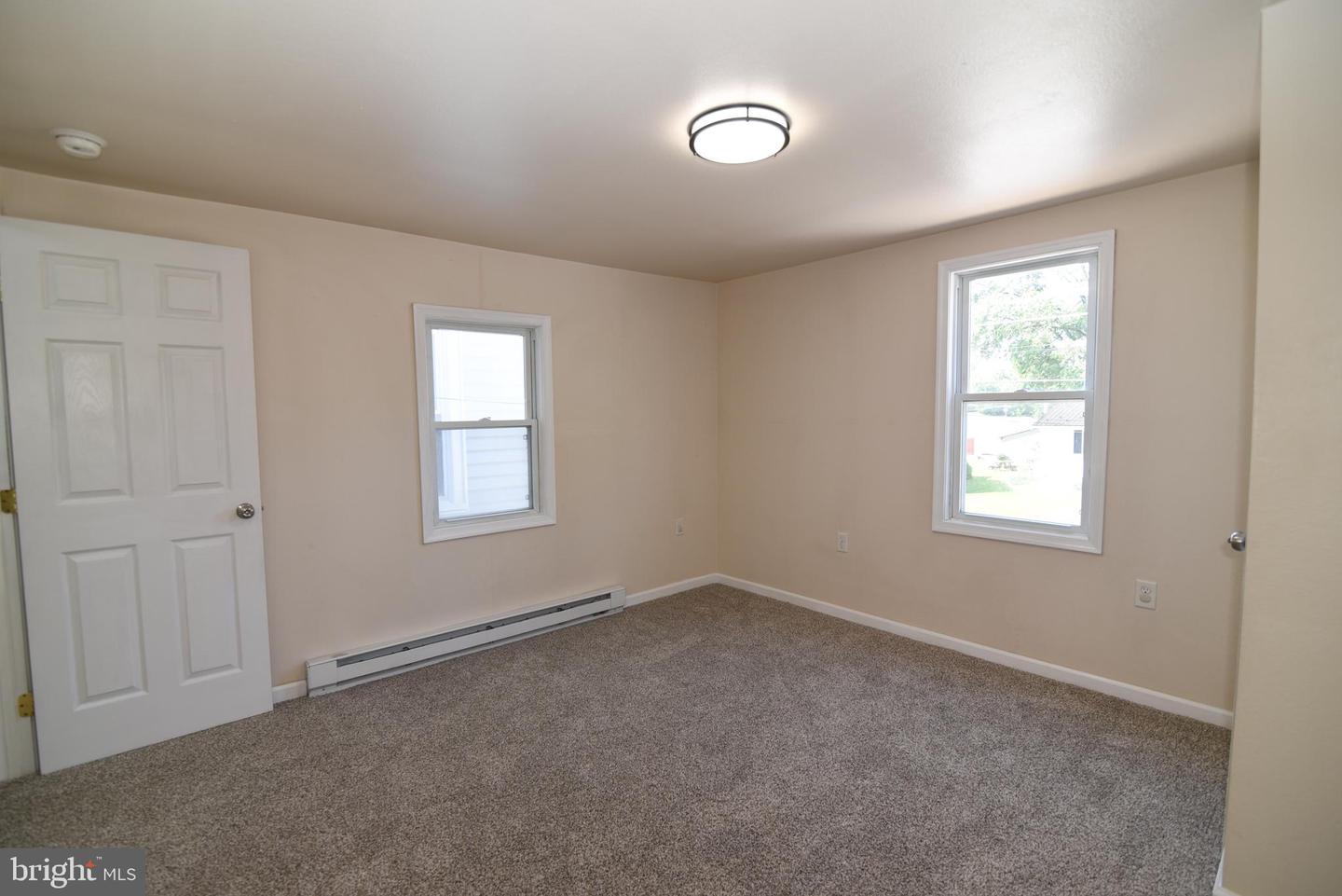 325 Fourth St Property Photo 14