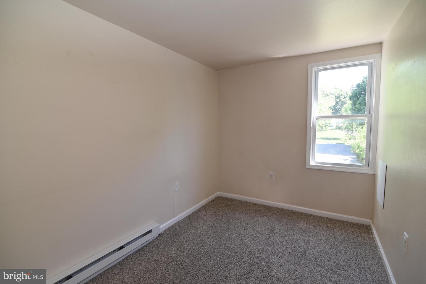 325 Fourth St Property Photo 21