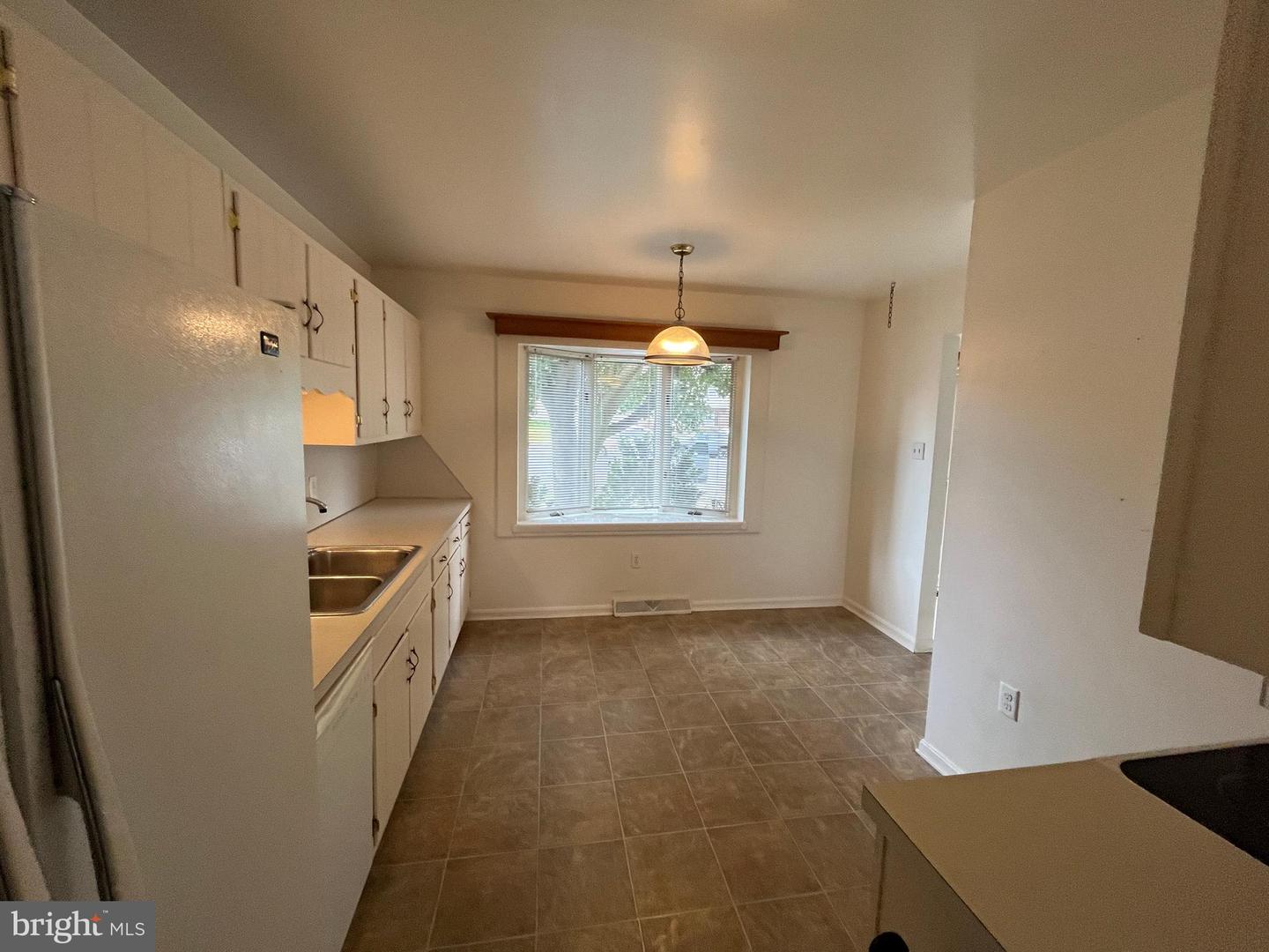 841 Woodlawn Dr Property Photo 8