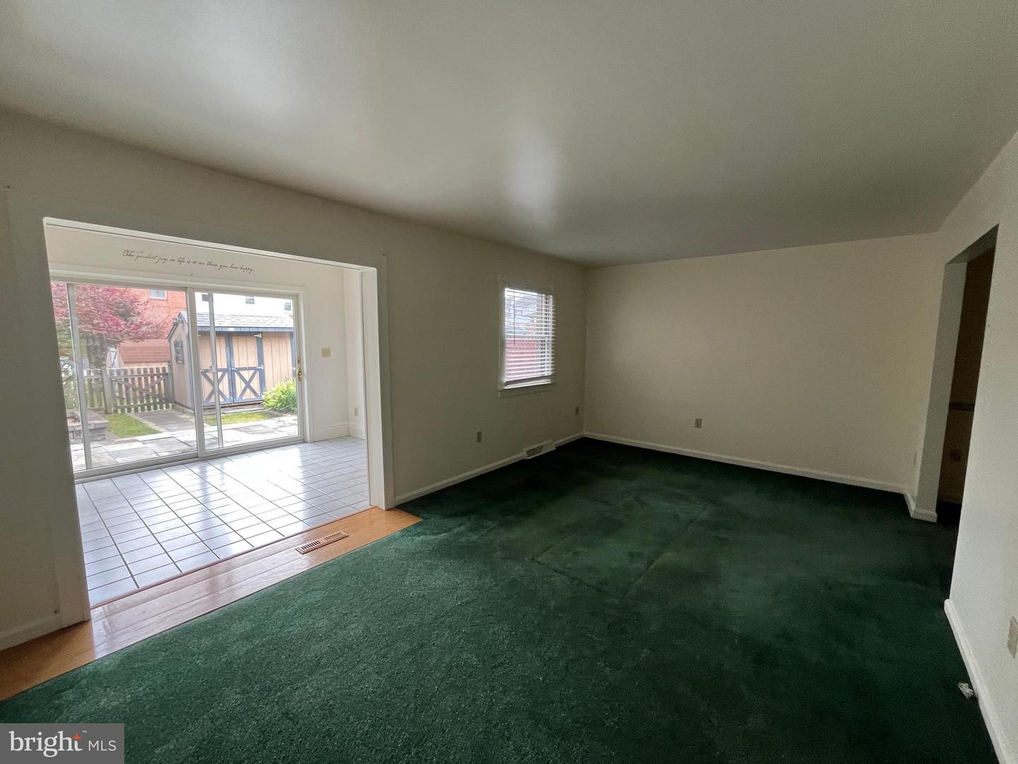 841 Woodlawn Dr Property Photo 12