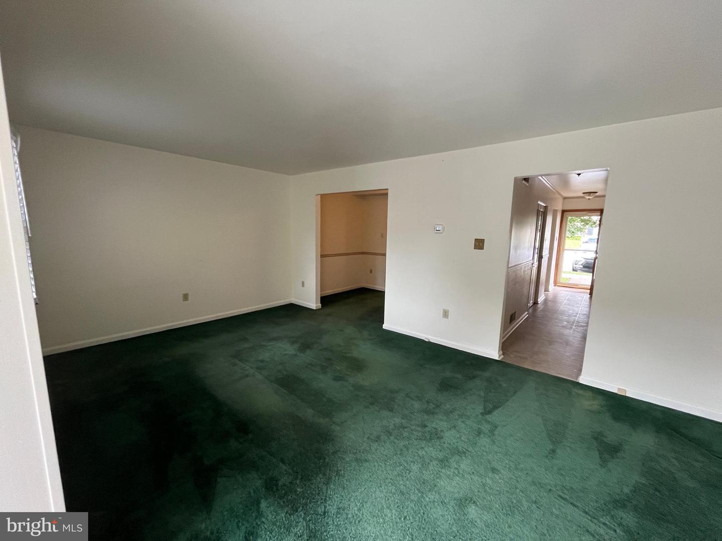 841 Woodlawn Dr Property Photo 13