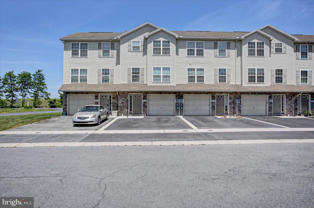 3573 Pinecrest Ct Property Photo 1