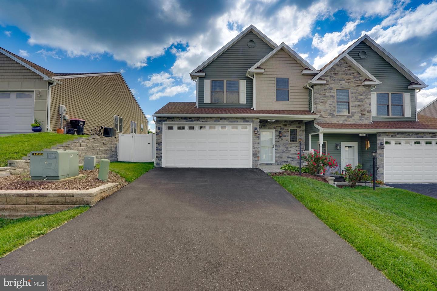 11196 Gopher Dr N Property Photo 1