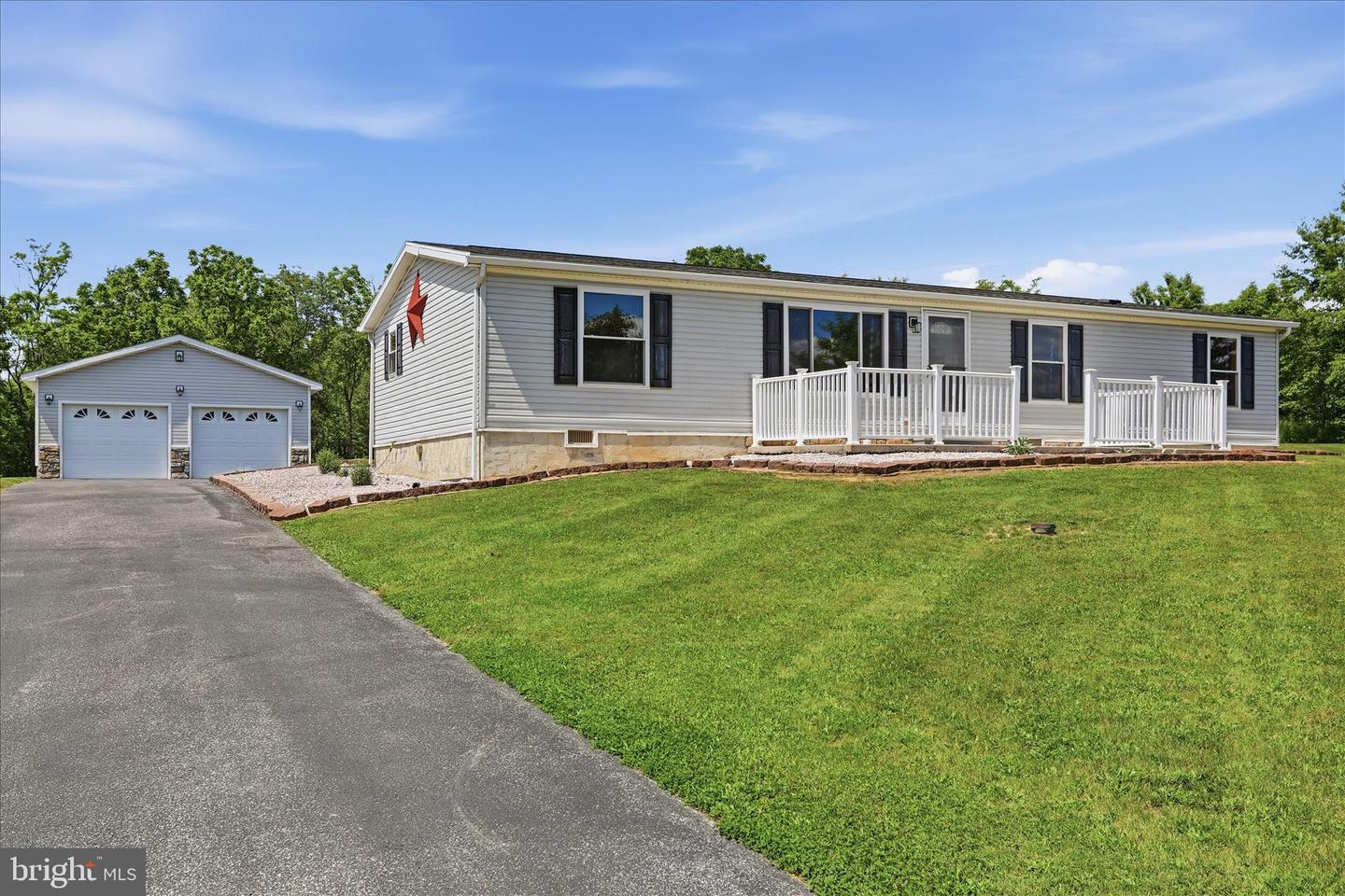 5913 Hager Road Property Photo 1
