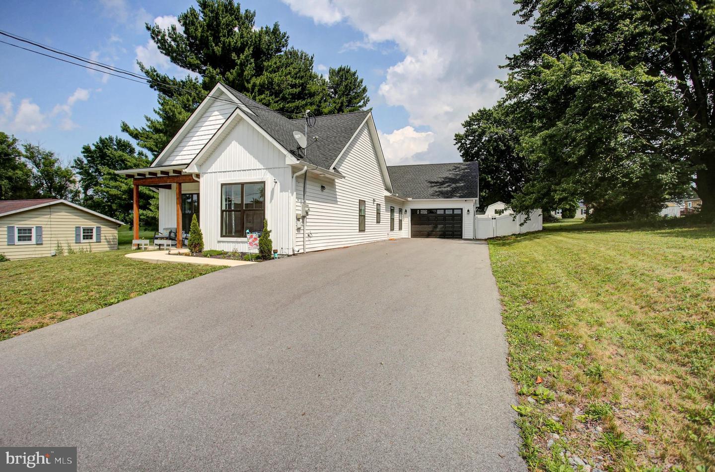 1311 MARVIC DR. Property Photo 1