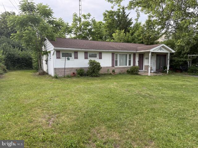 1811 Holly Ln Property Photo 1
