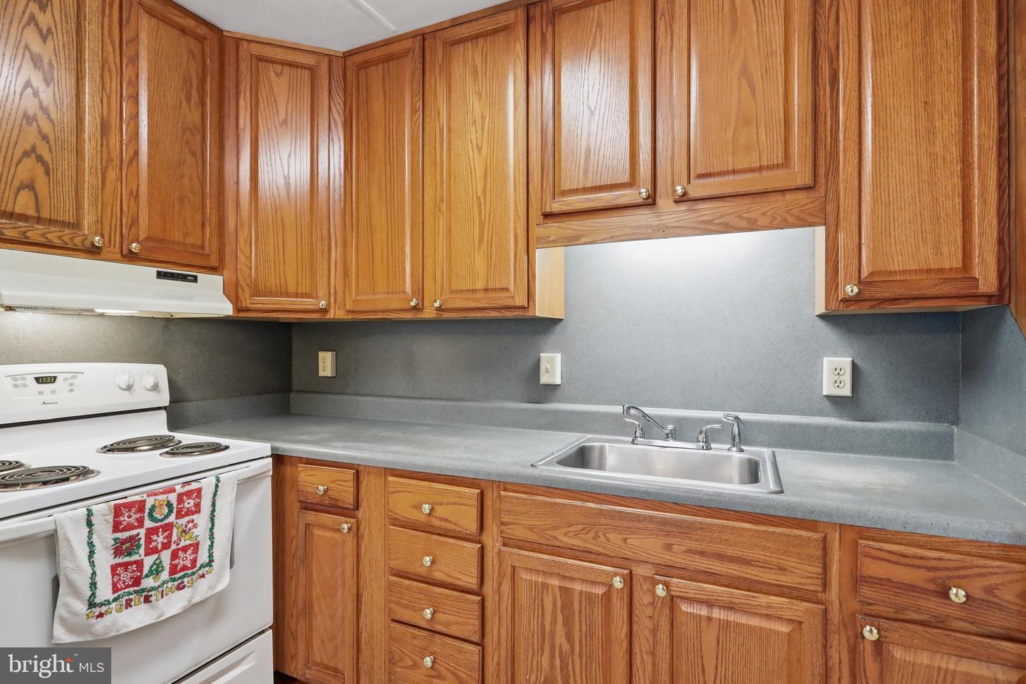 329 E Garfield Street Property Photo 14