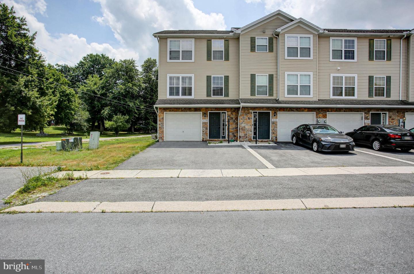 3598 Pinecrest Ct Property Photo 1