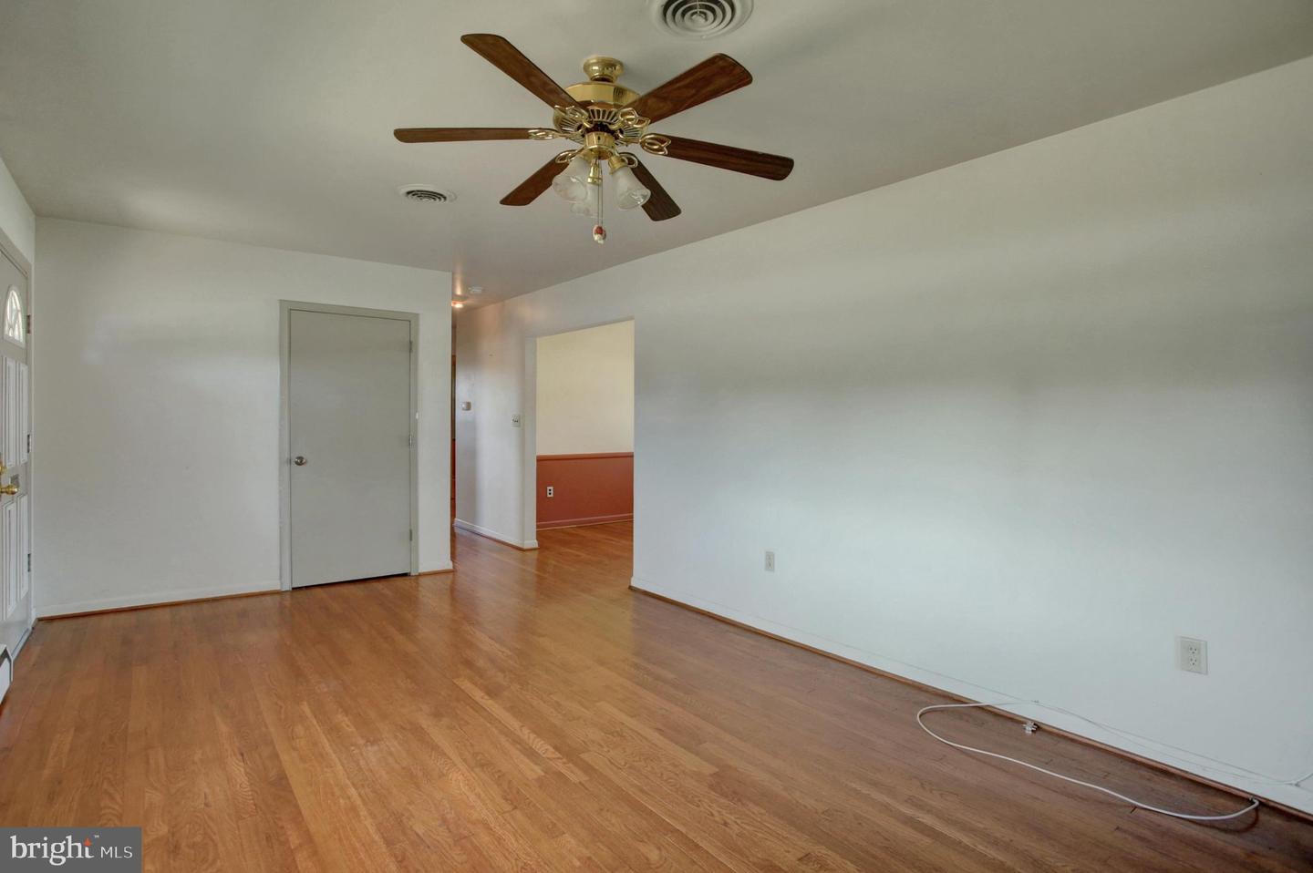 347 Catherine St Property Photo 7