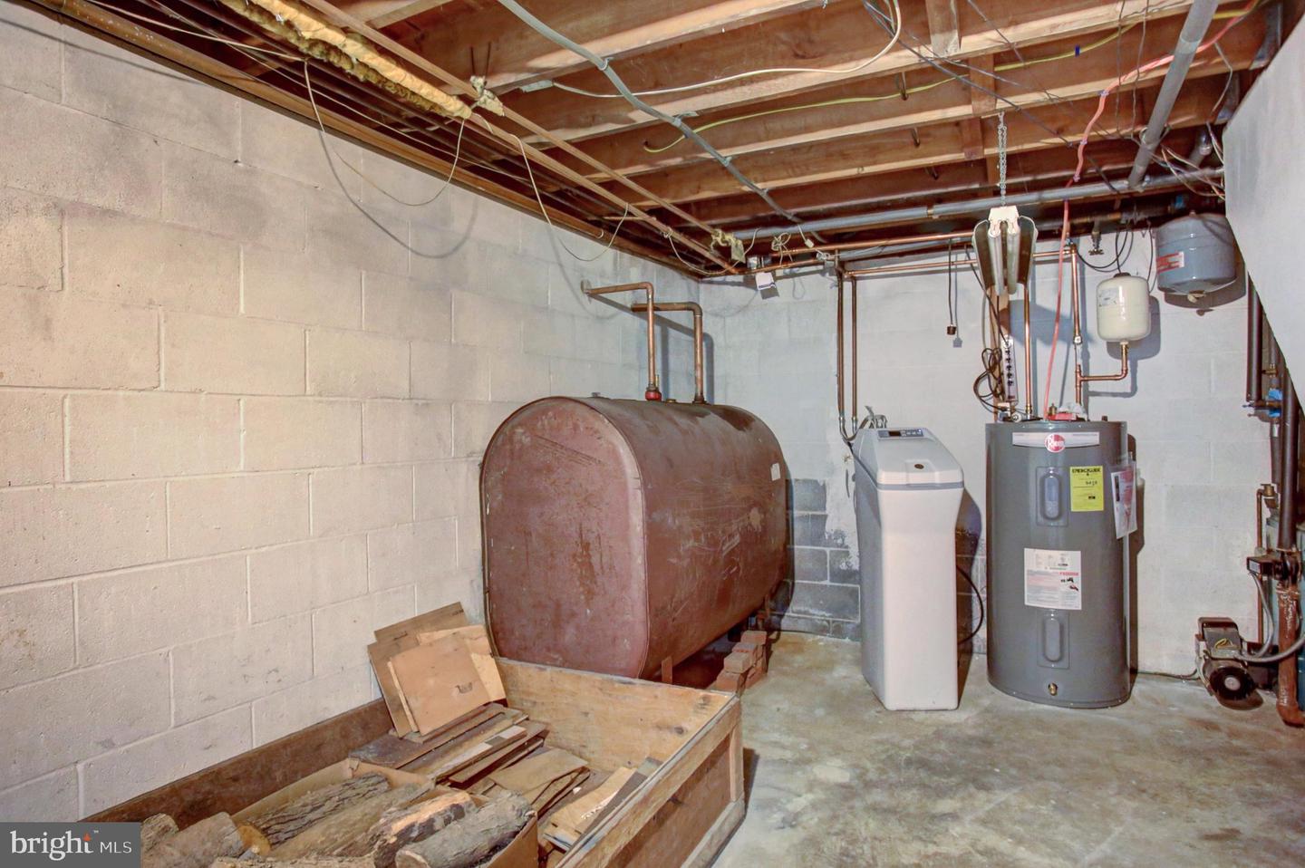 347 Catherine St Property Photo 27