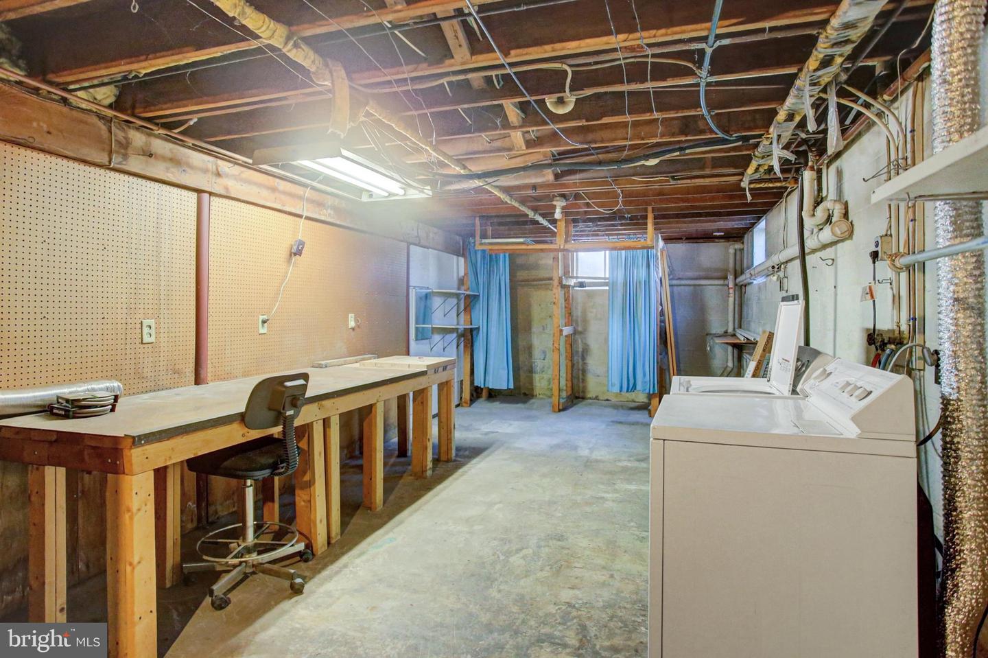 347 Catherine St Property Photo 28