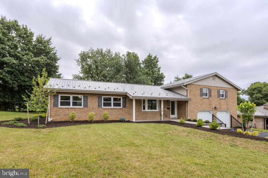 220 Hartzell Drive Property Photo 1