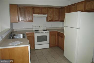 1910 Powell Rd #2c Property Photo 3