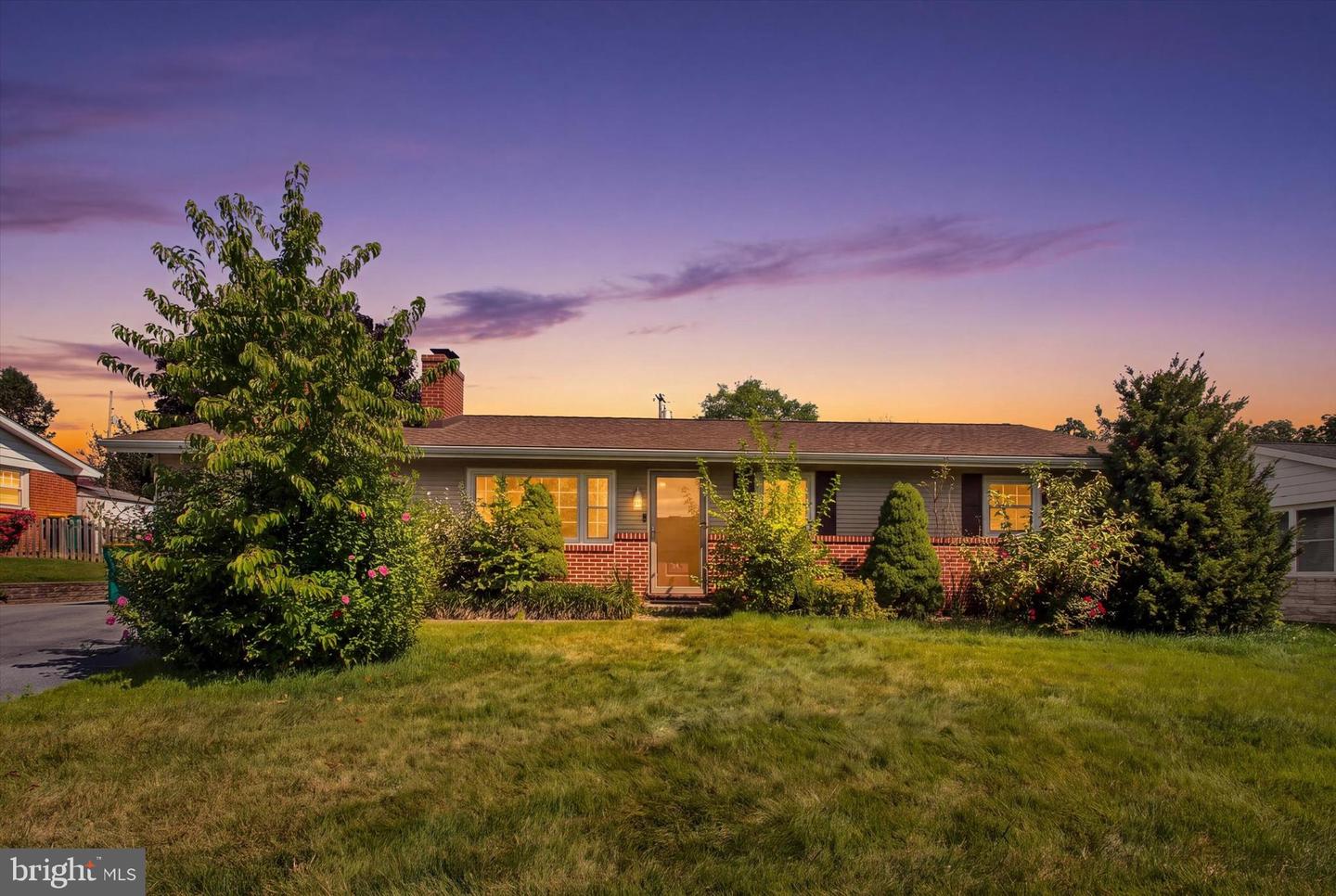 926 PARK ST