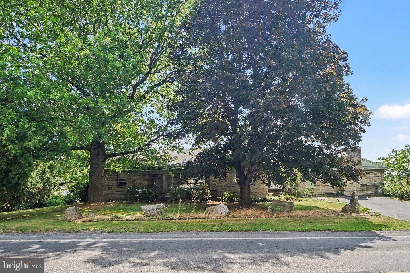 1042 Mercersburg Road Property Photo 1