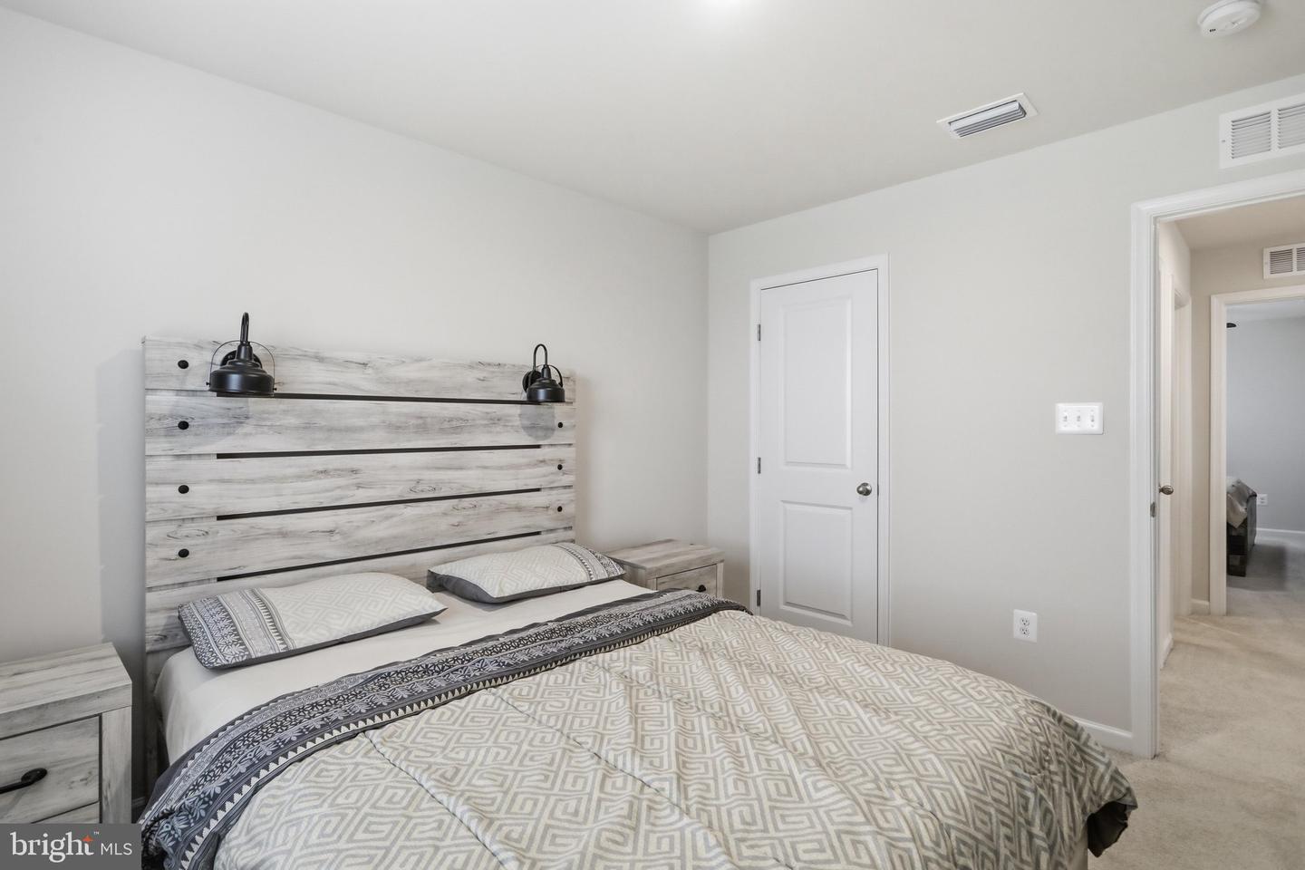 145 Peridot Dr Property Photo 21