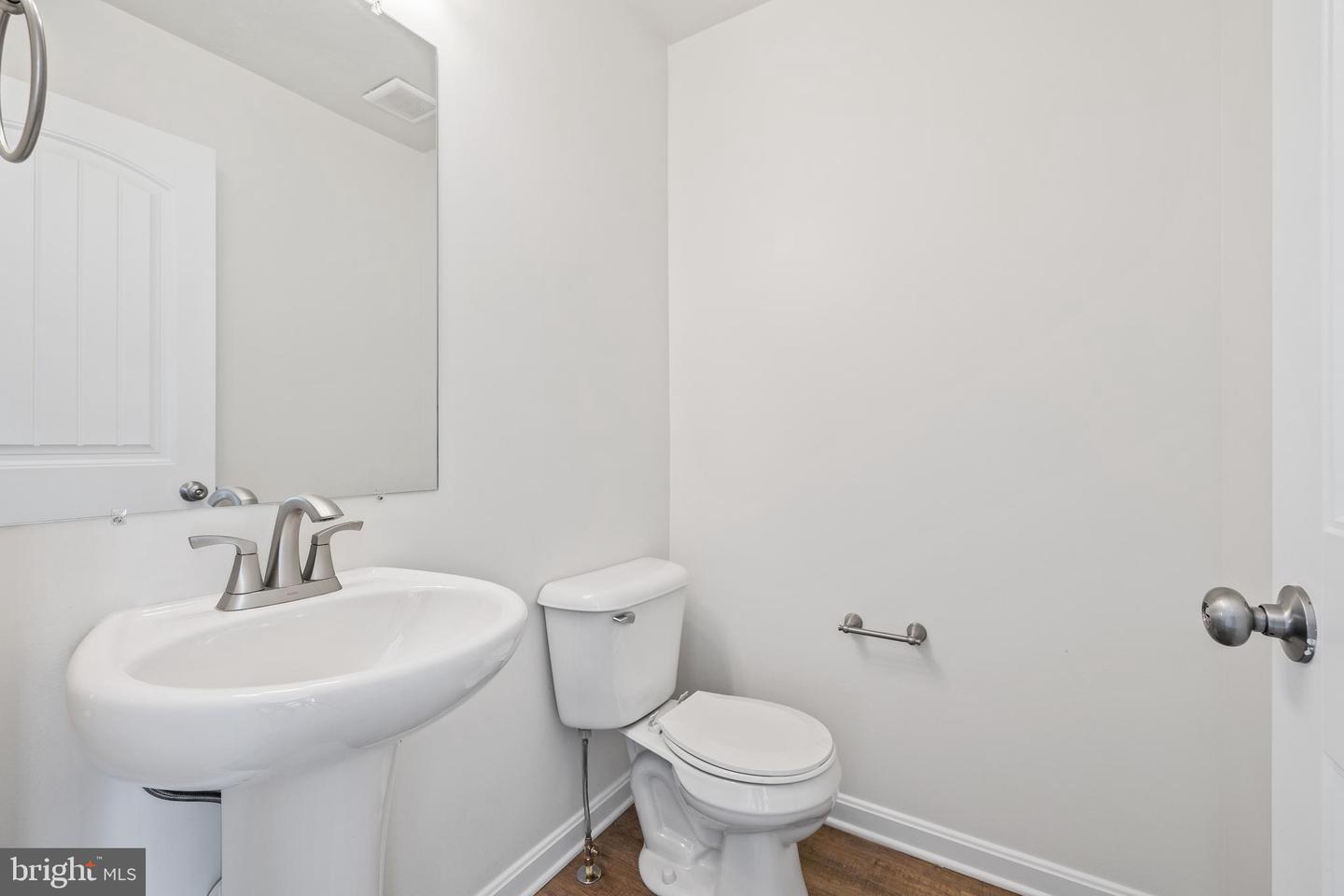 887 Setting Sun Ln Property Photo 11