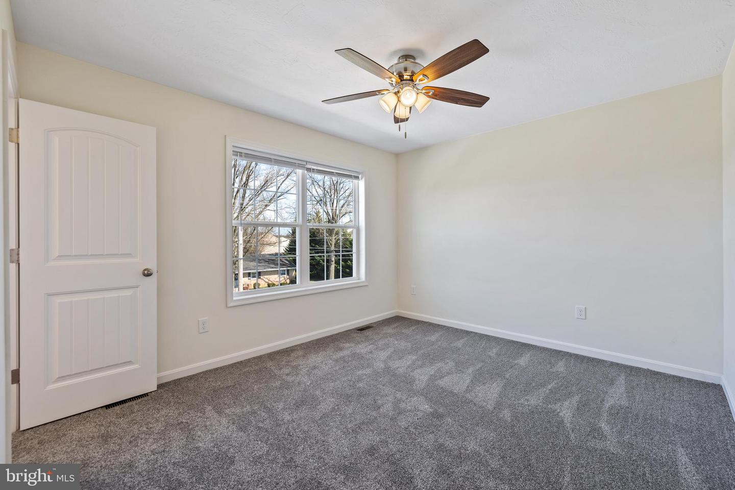 887 Setting Sun Ln Property Photo 14
