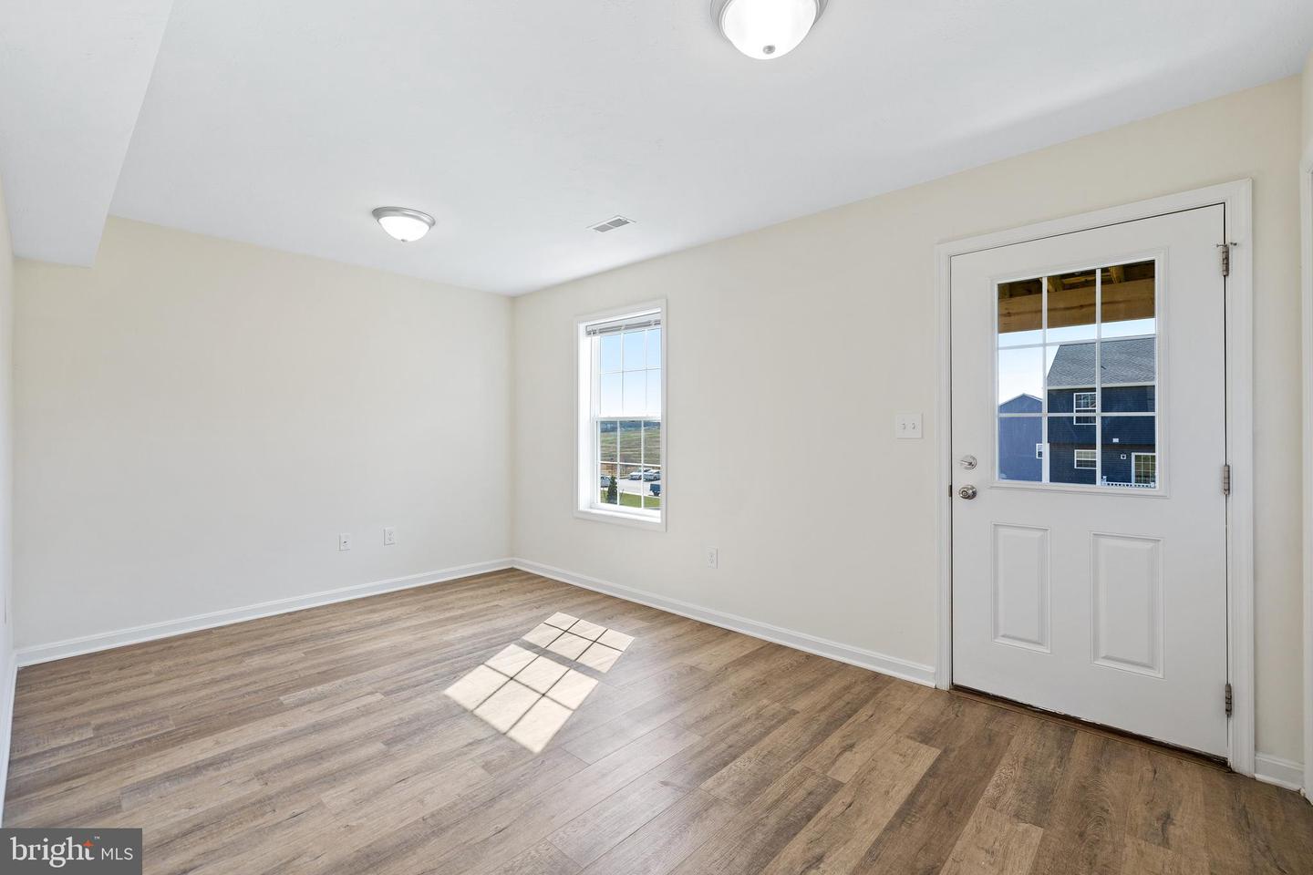 887 Setting Sun Ln Property Photo 22
