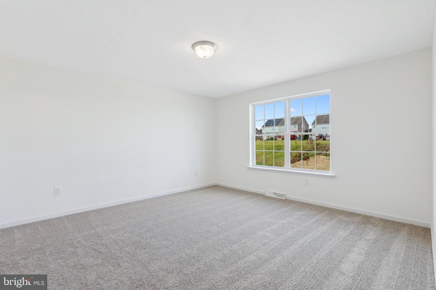 1573 Falcon Ln #201 Property Photo 11