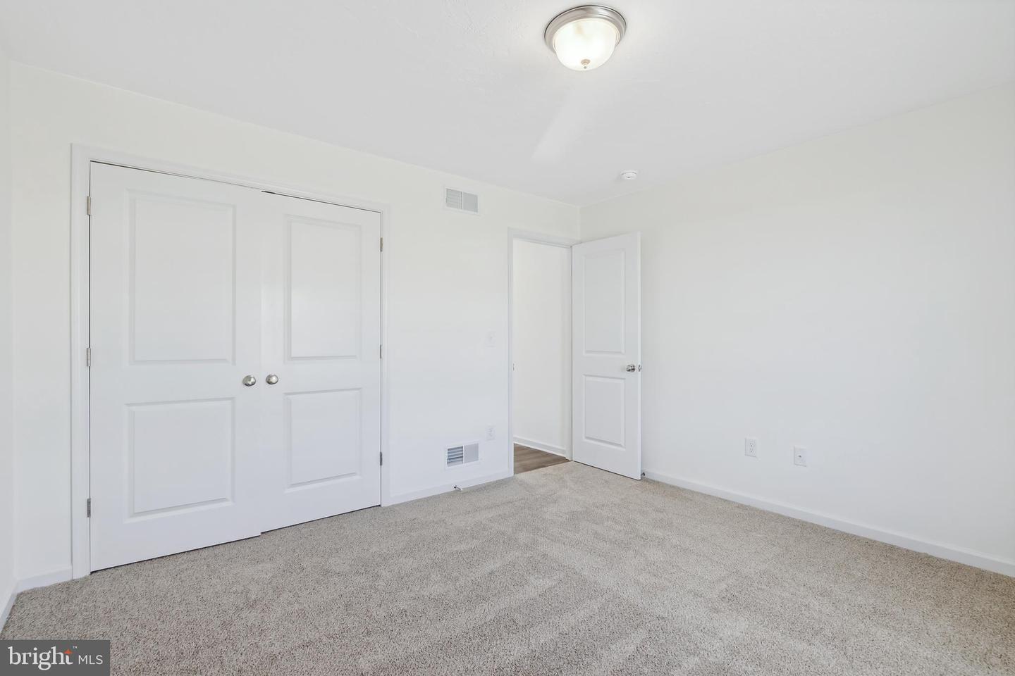 1573 Falcon Ln #201 Property Photo 18