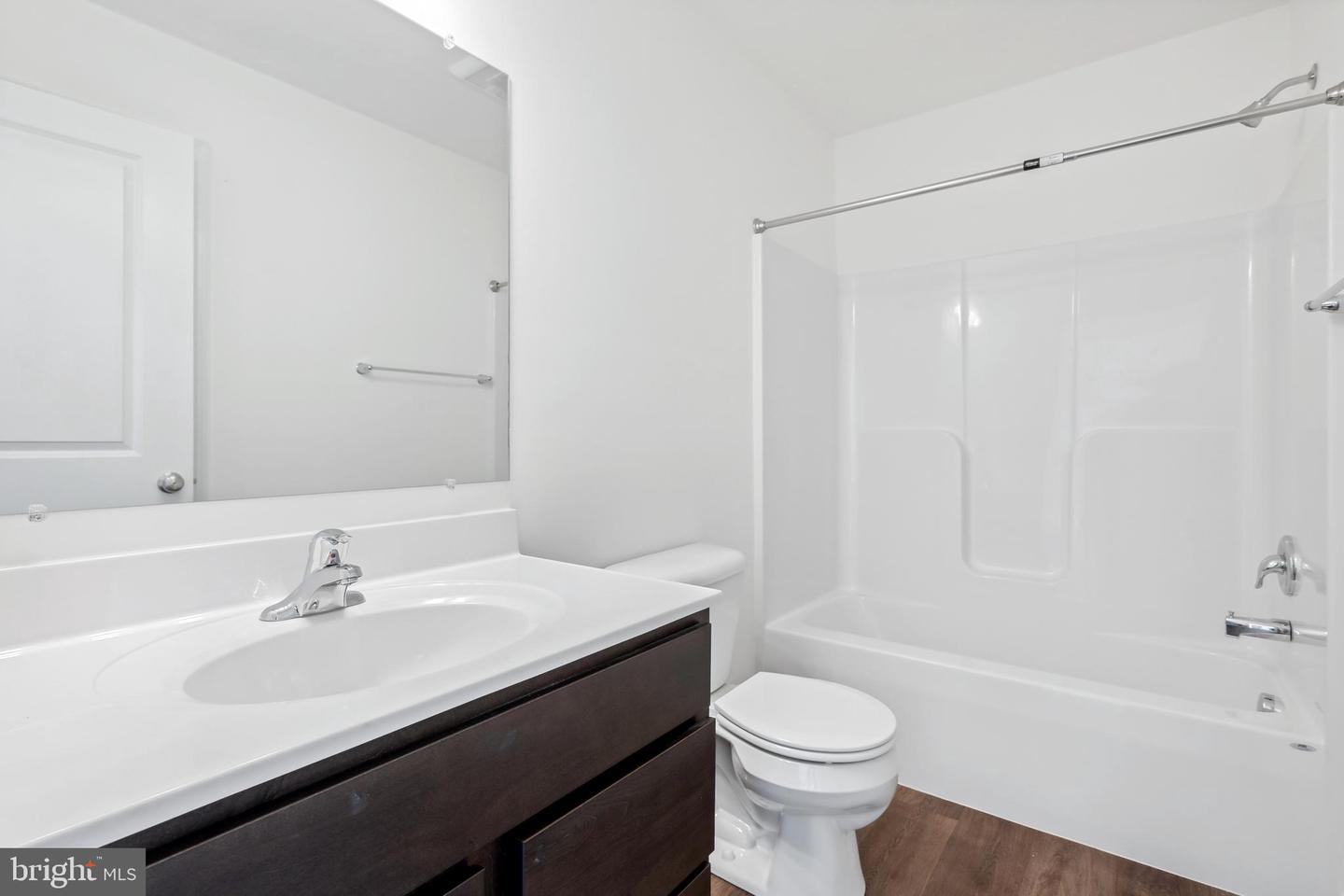 1573 Falcon Ln #201 Property Photo 20