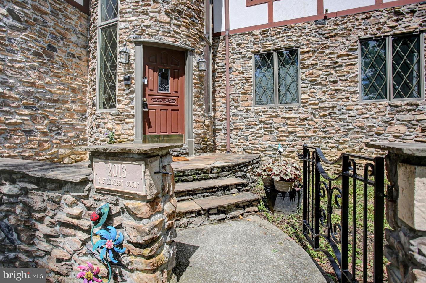2013 Castlegreen Ct Property Photo 4