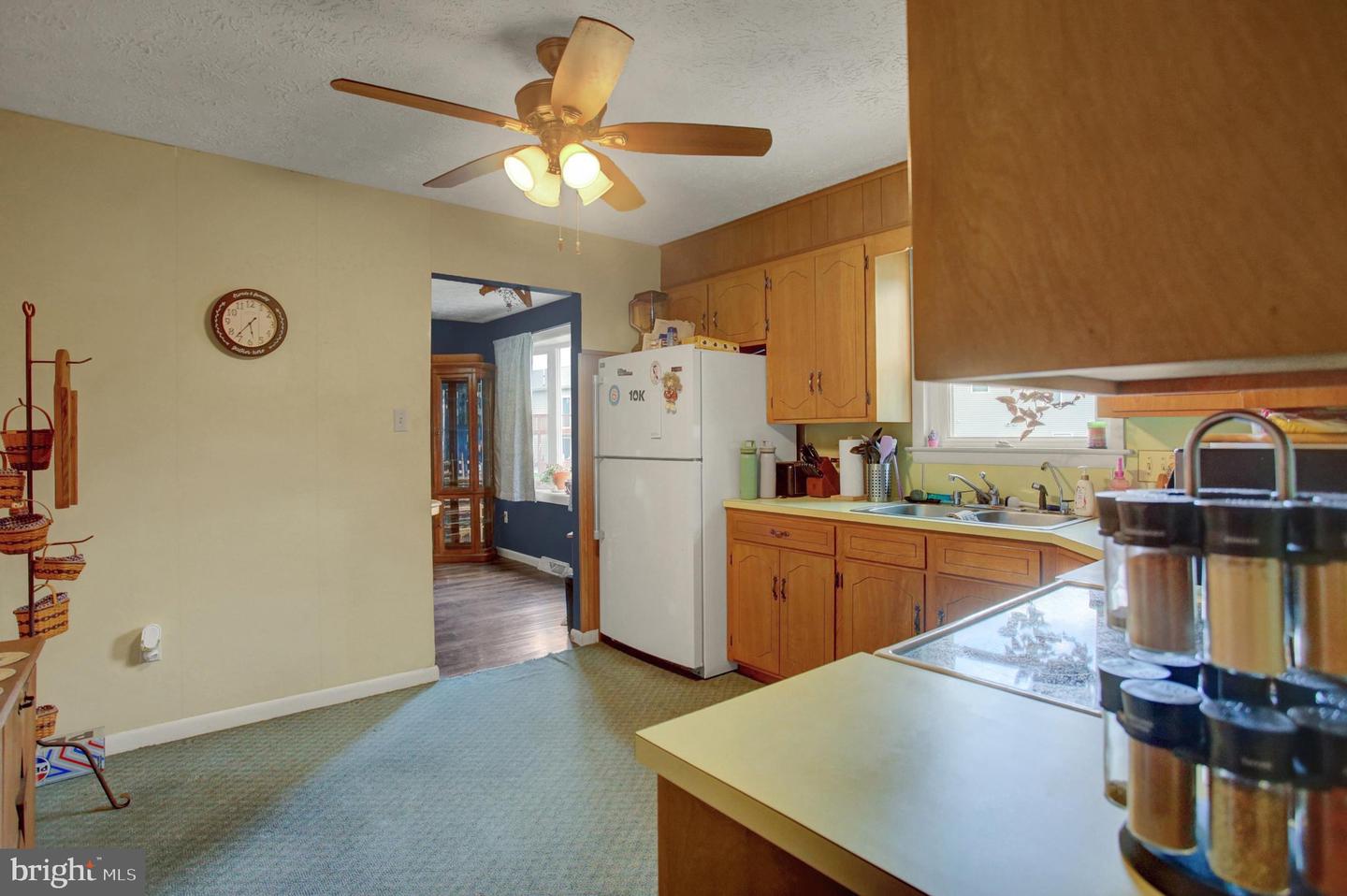 10 Surrey Court Property Photo 20