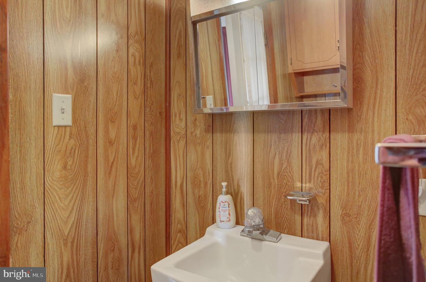 10 Surrey Court Property Photo 23