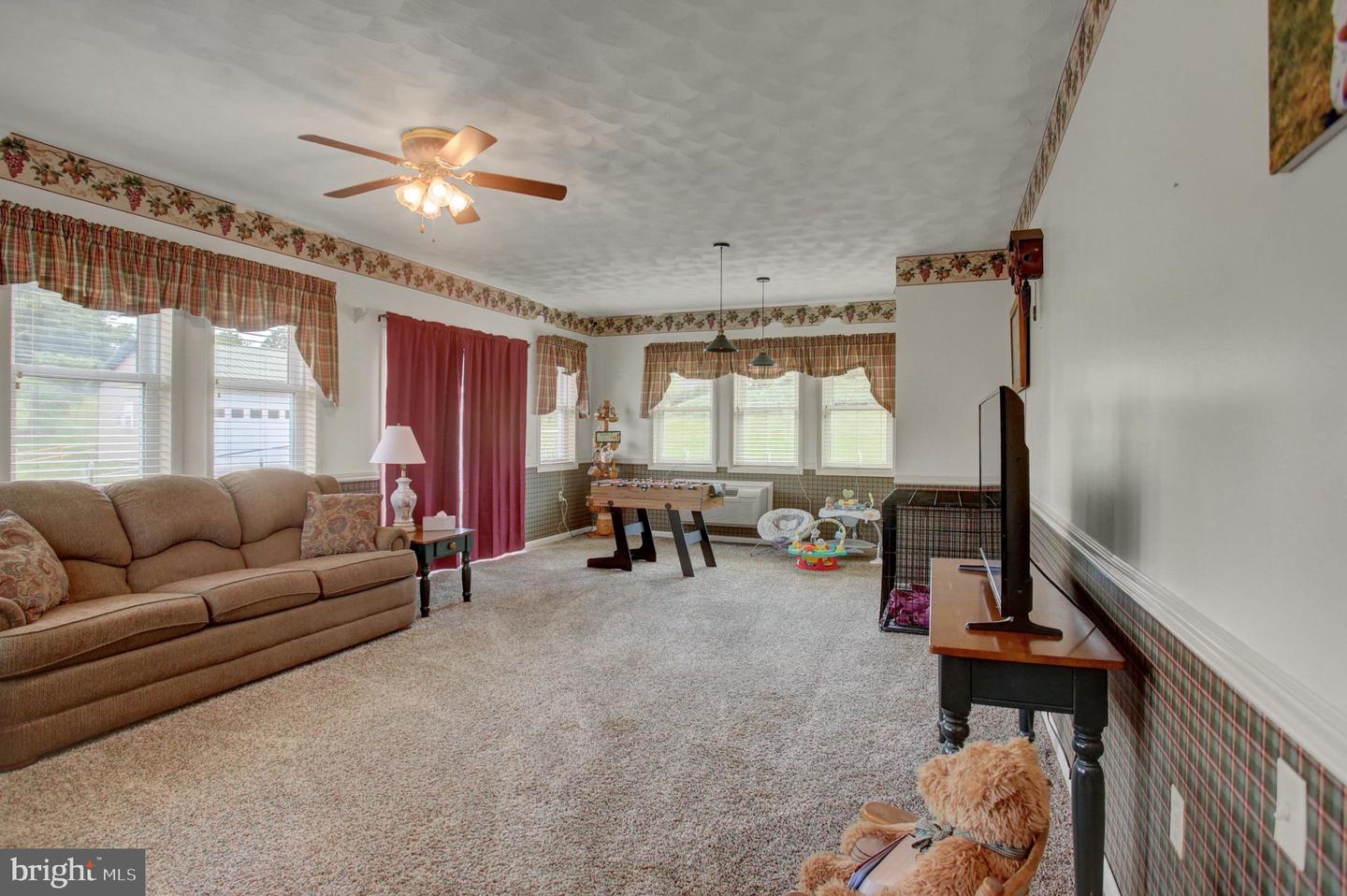 10 Surrey Court Property Photo 24