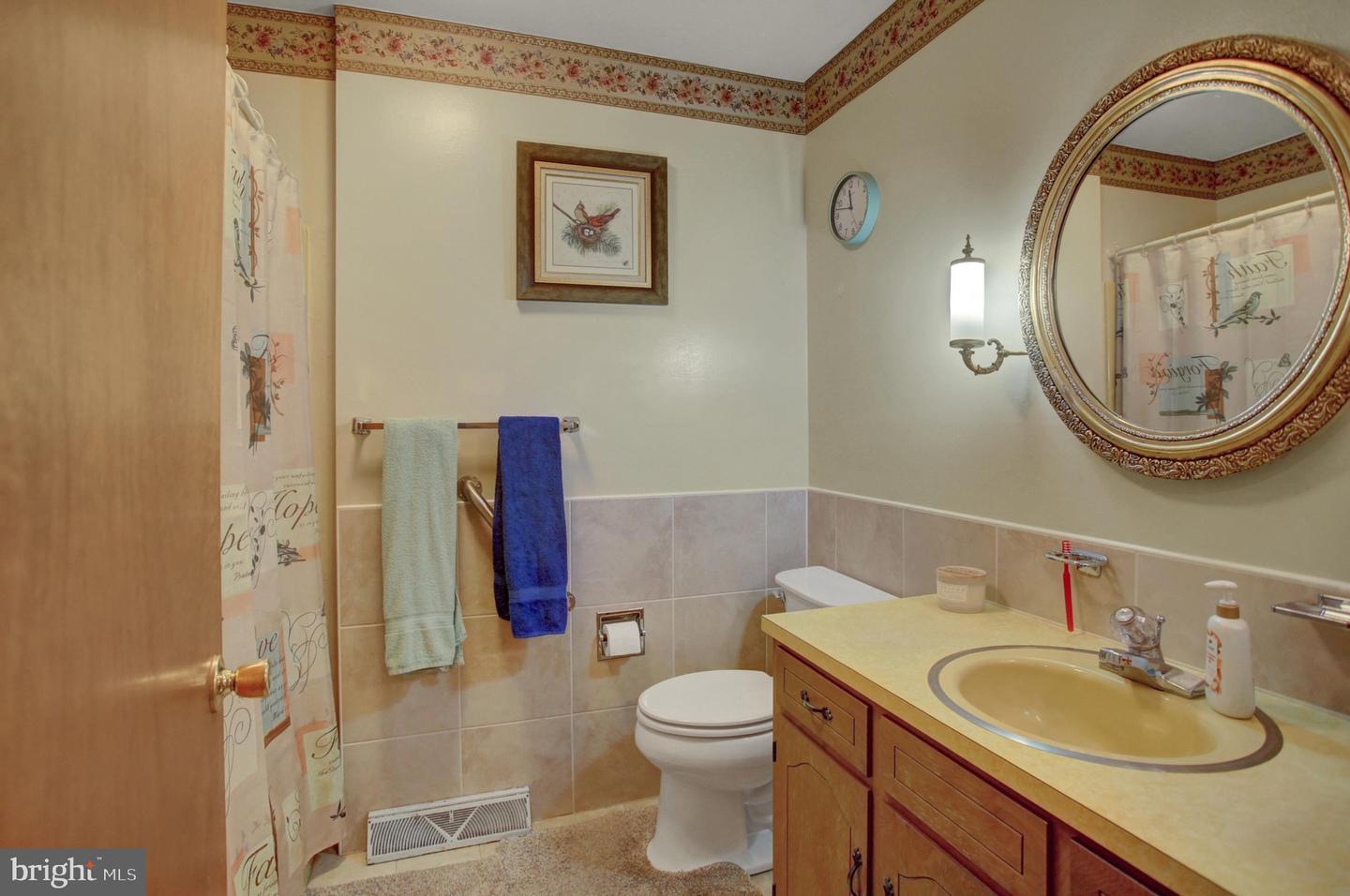 10 Surrey Court Property Photo 27