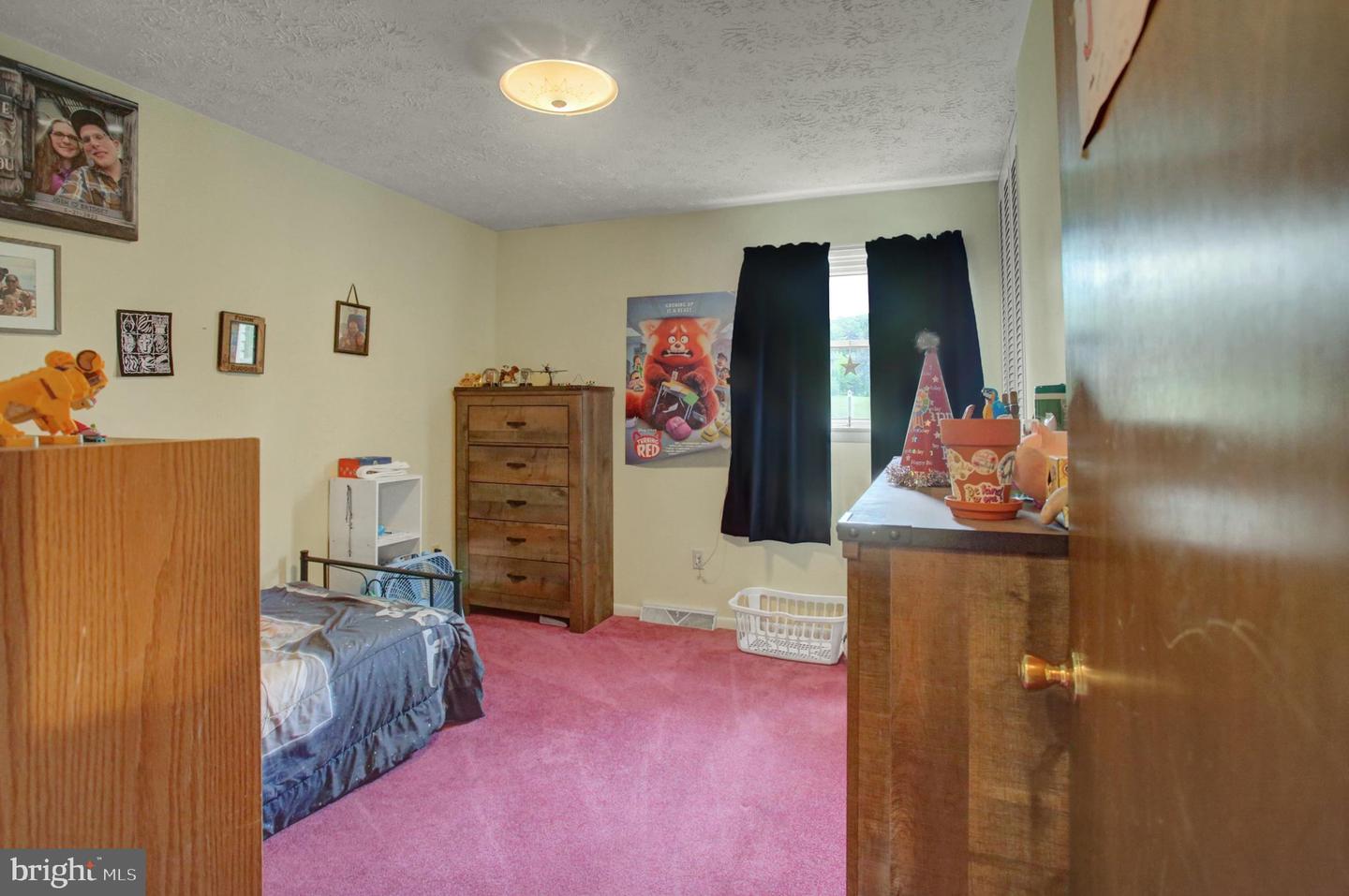 10 Surrey Court Property Photo 28