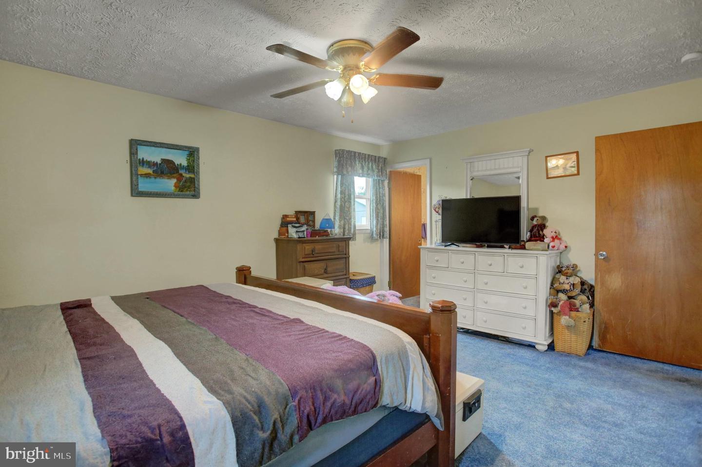 10 Surrey Court Property Photo 34