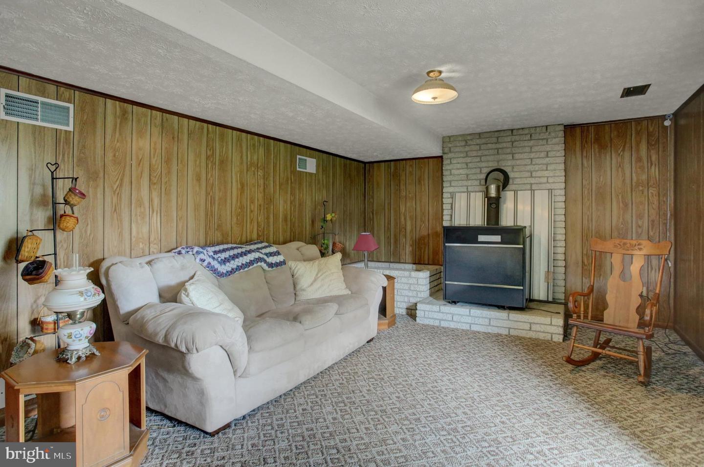 10 Surrey Court Property Photo 40