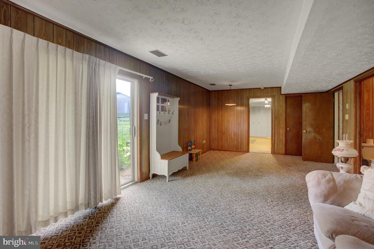 10 Surrey Court Property Photo 41