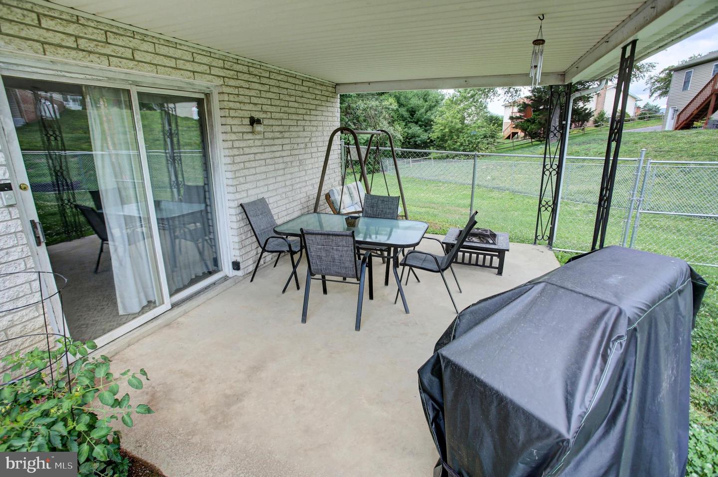 10 Surrey Court Property Photo 45