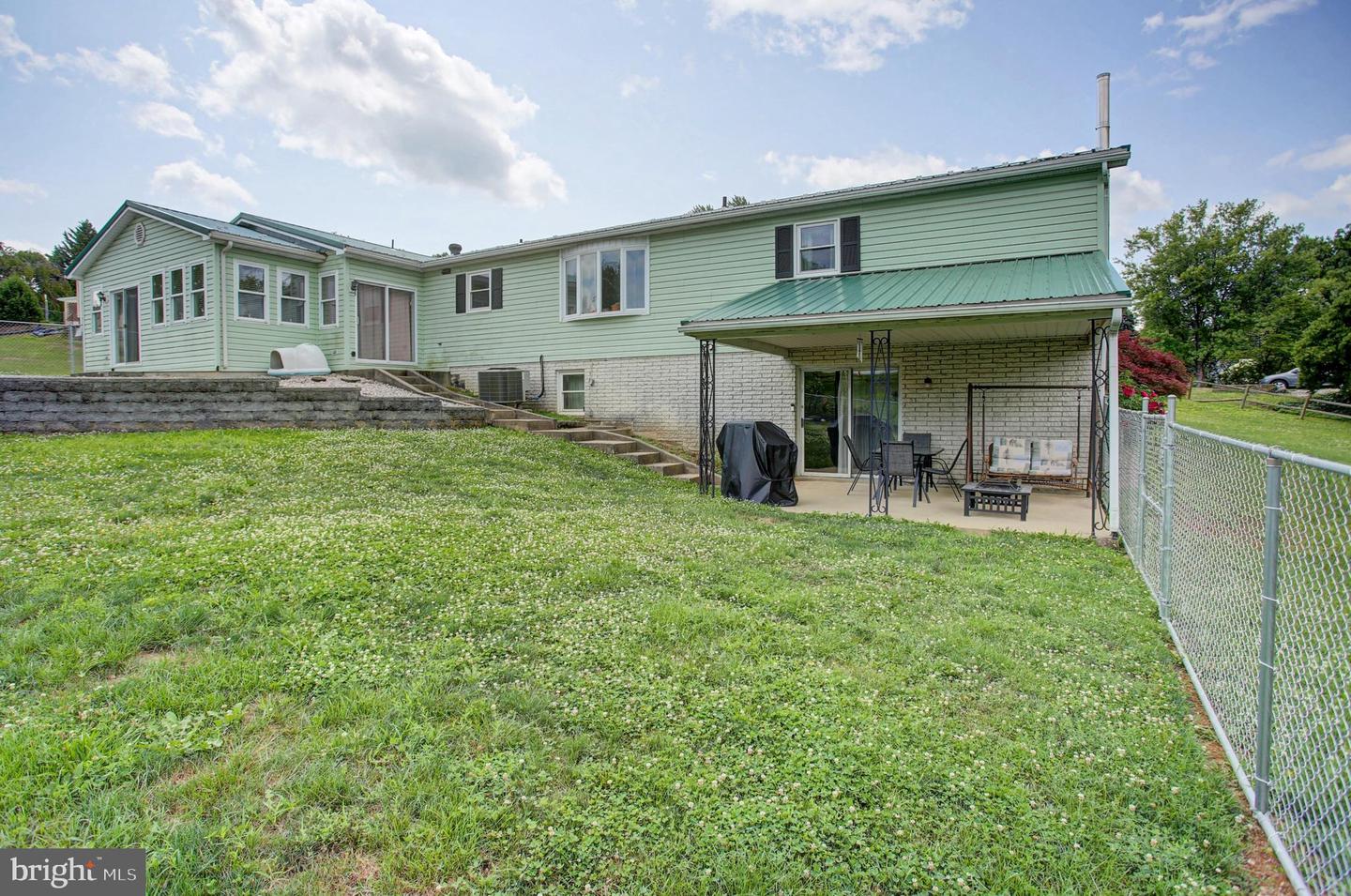 10 Surrey Court Property Photo 46