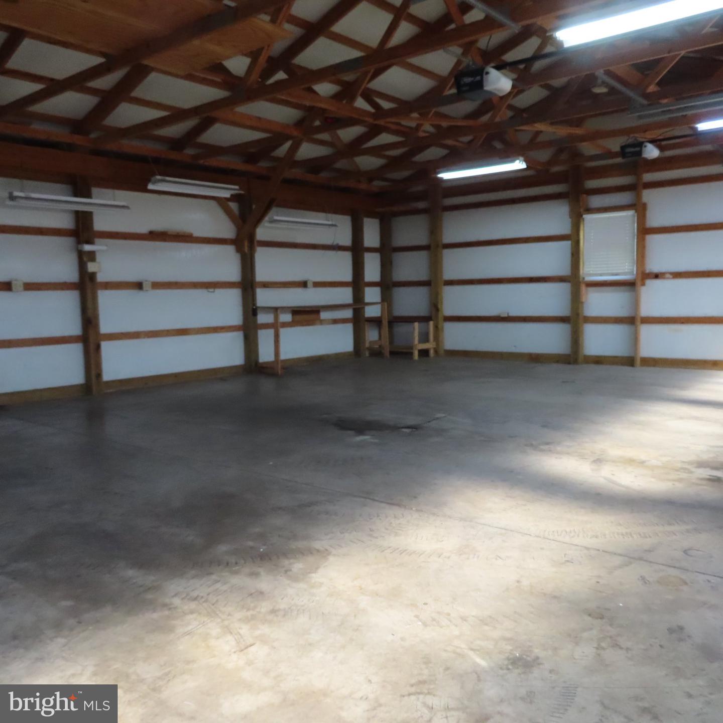 10 Surrey Court Property Photo 52