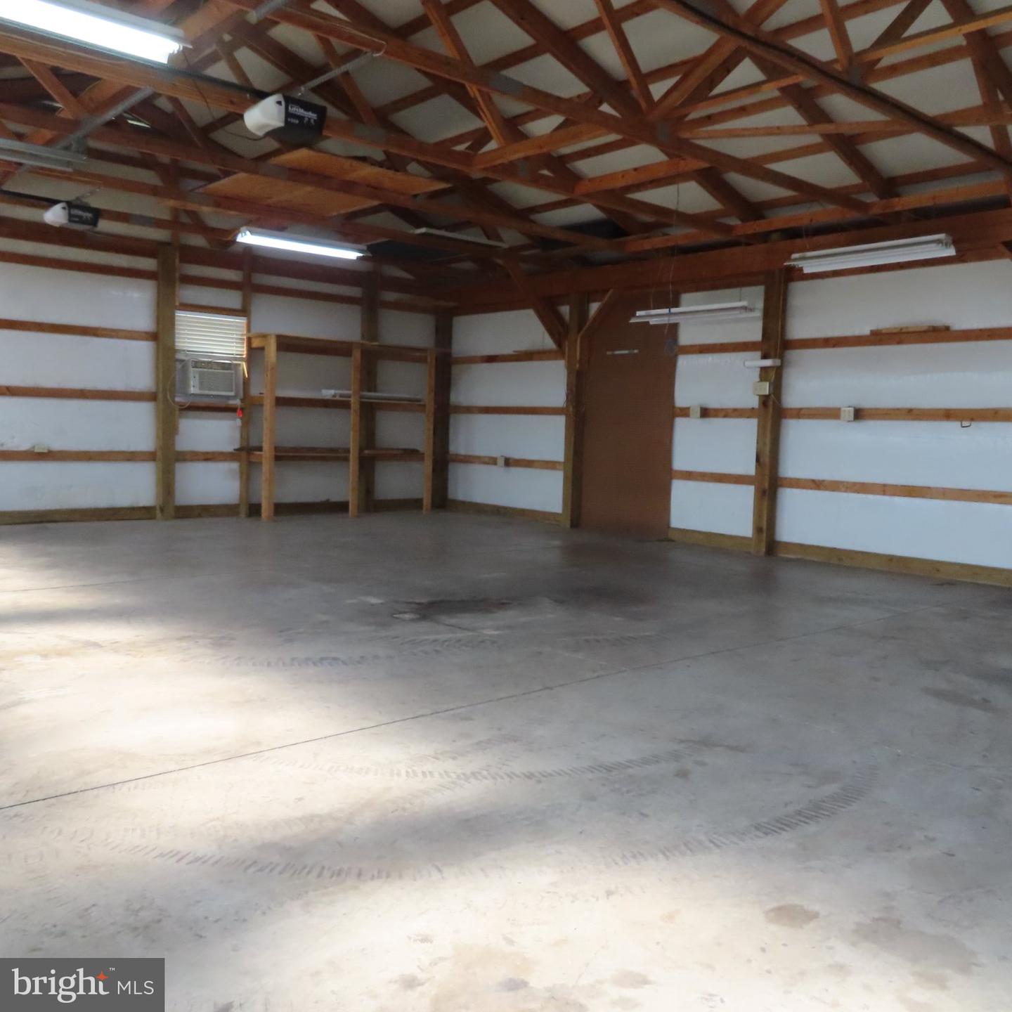 10 Surrey Court Property Photo 53