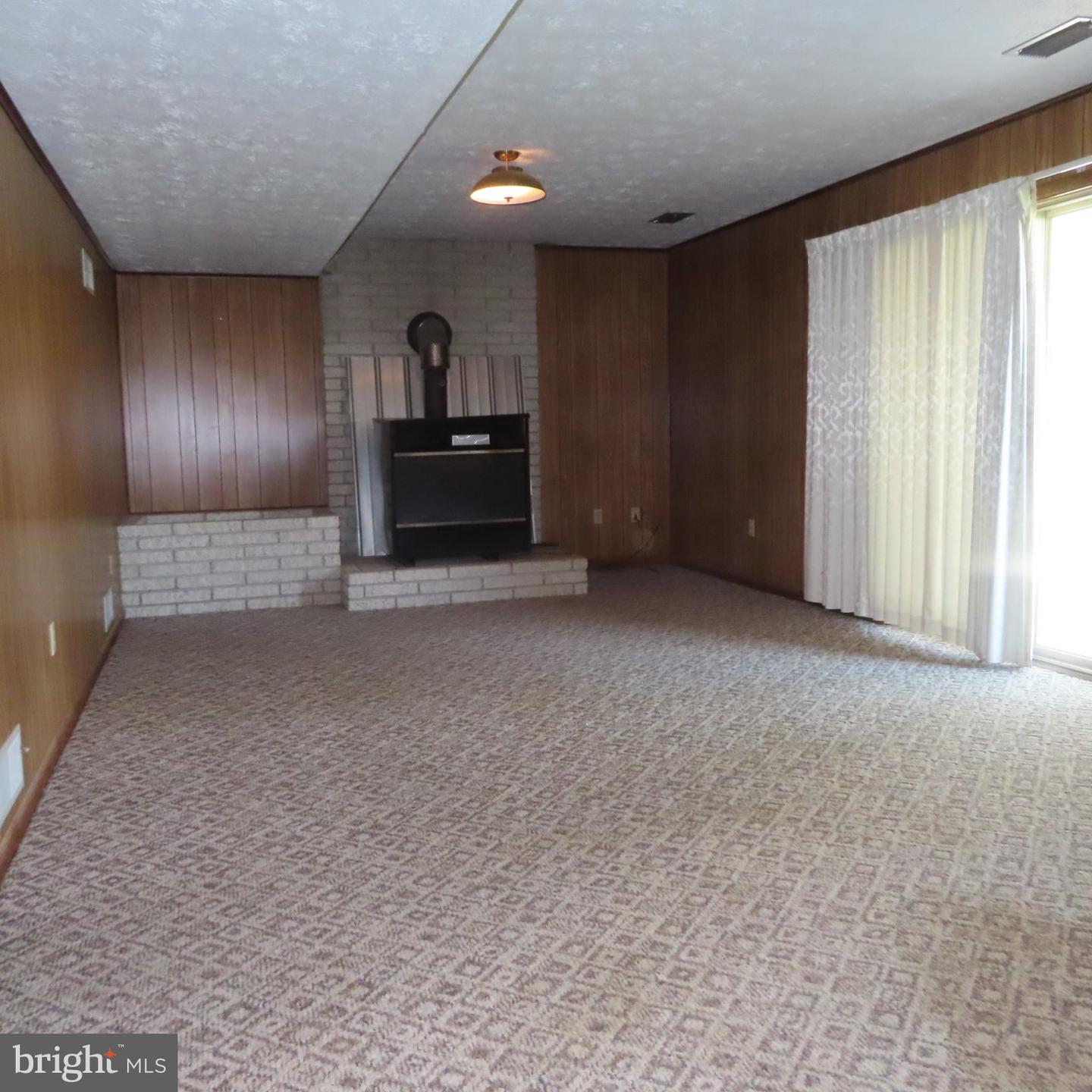 10 Surrey Court Property Photo 62