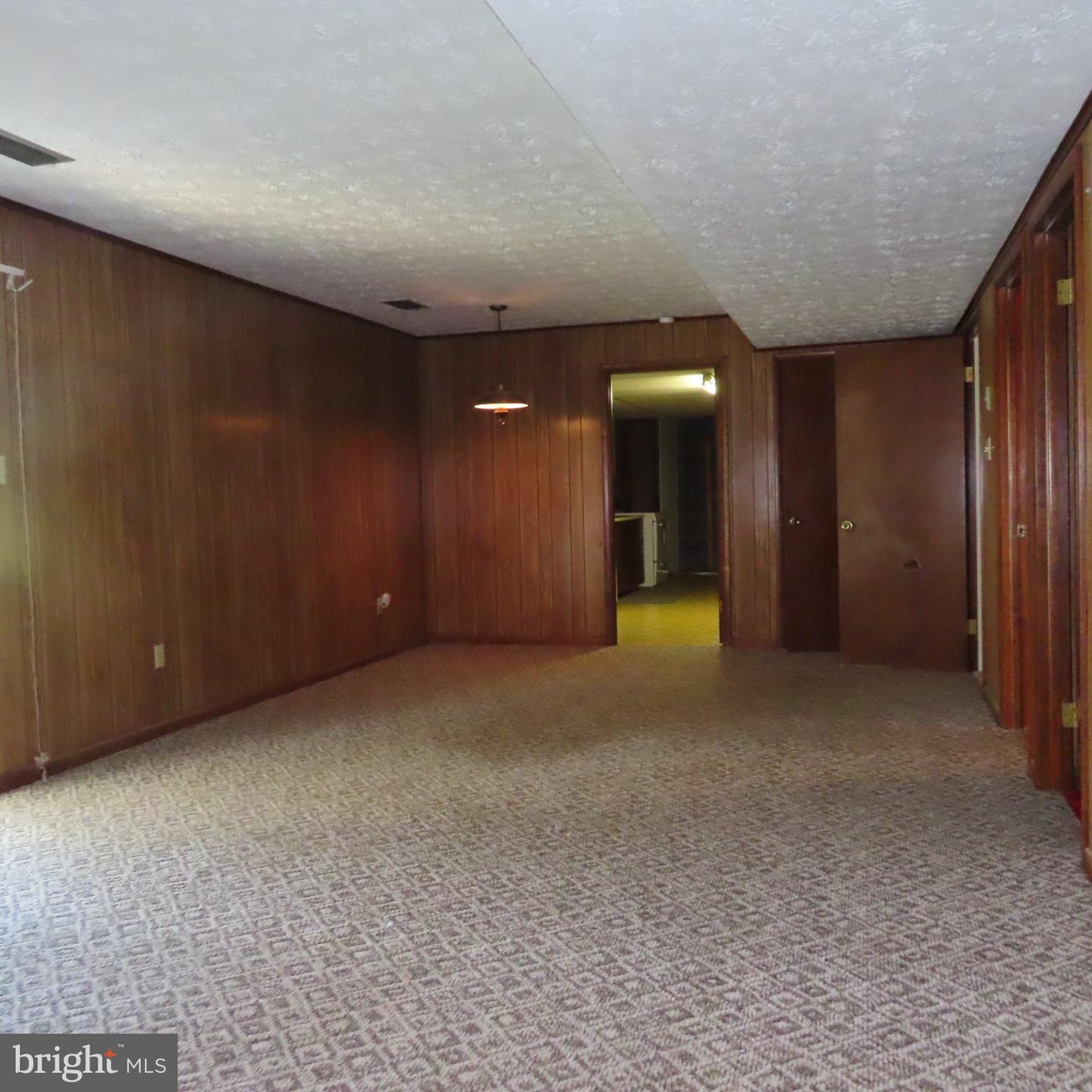 10 Surrey Court Property Photo 64