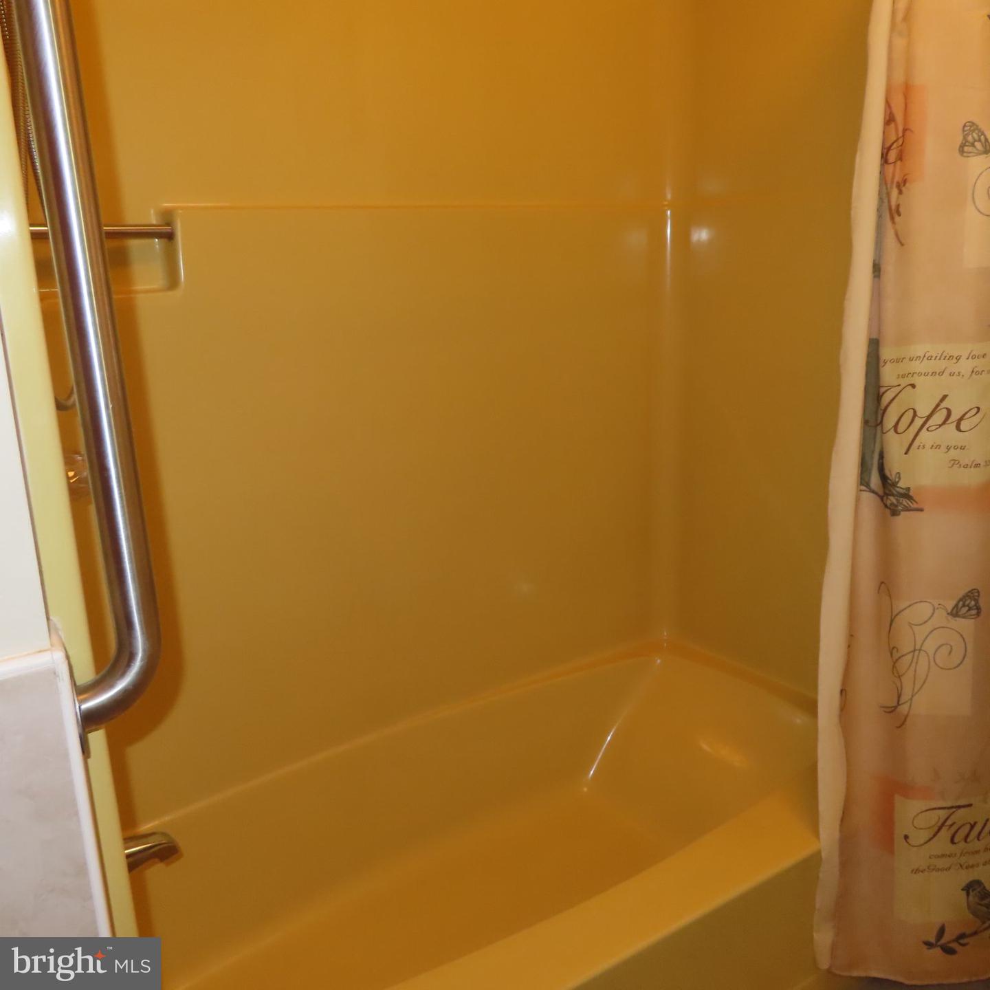 10 Surrey Court Property Photo 66