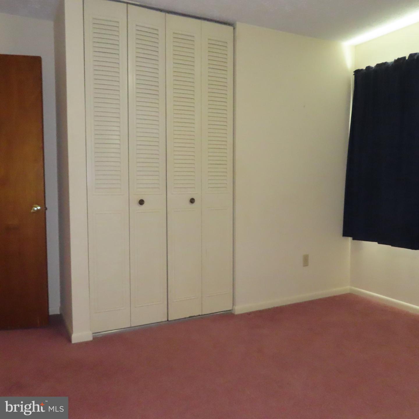 10 Surrey Court Property Photo 68