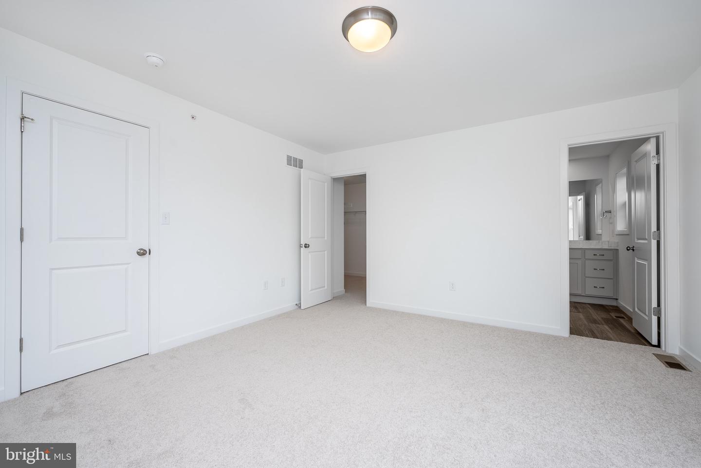 232 Central Way Property Photo 16