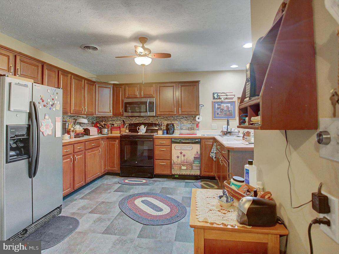 2355 Majestic Court Property Photo 2