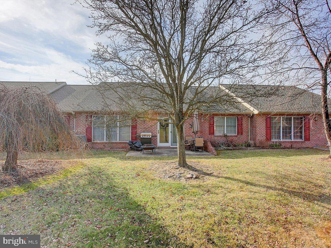 2355 Majestic Court Property Photo 6