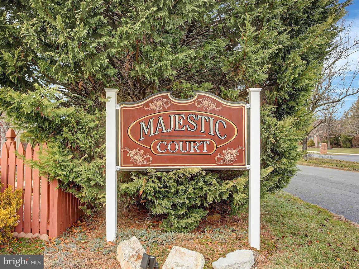 2355 Majestic Court Property Photo 7