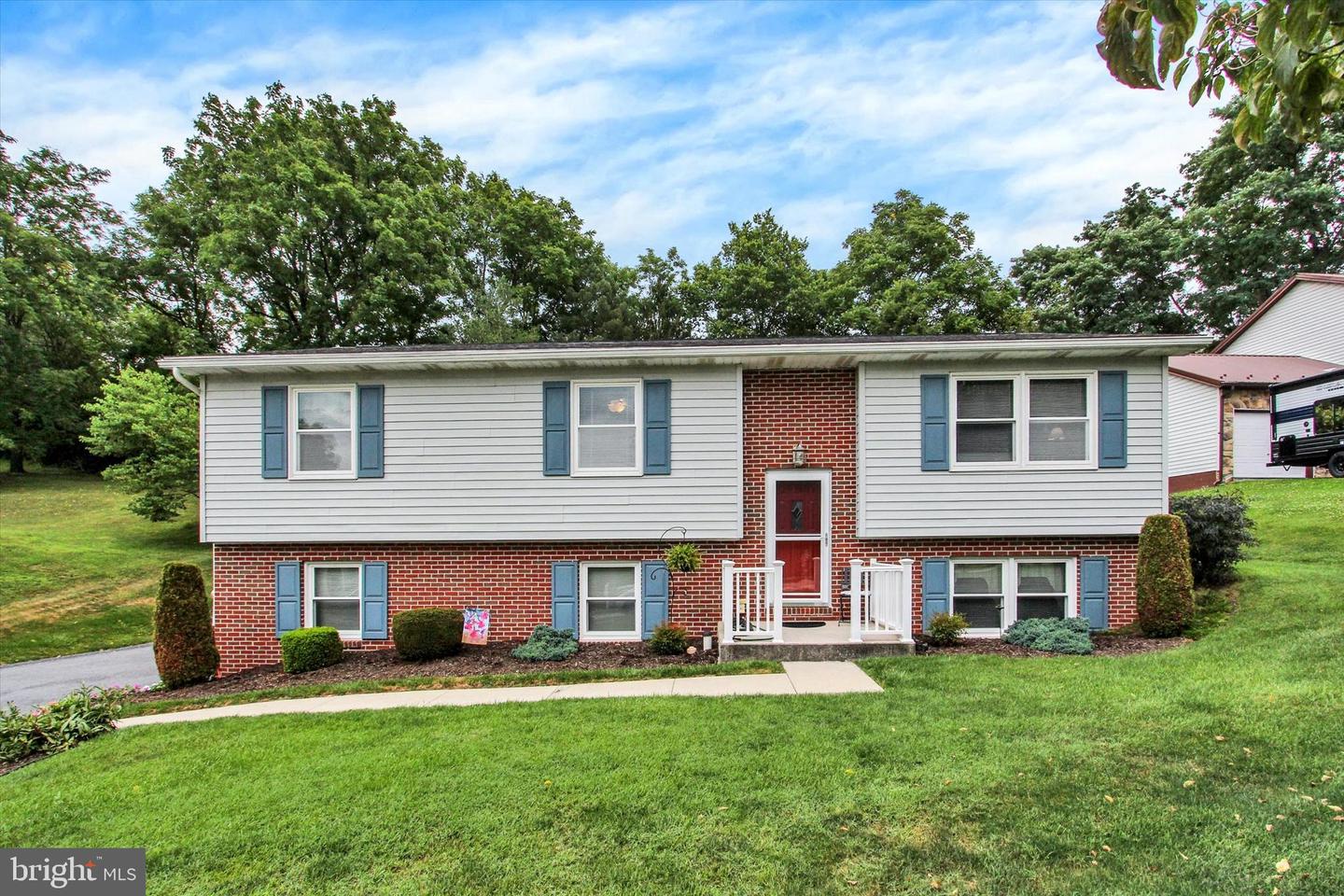 807 Pine Grove Dr Property Photo 1