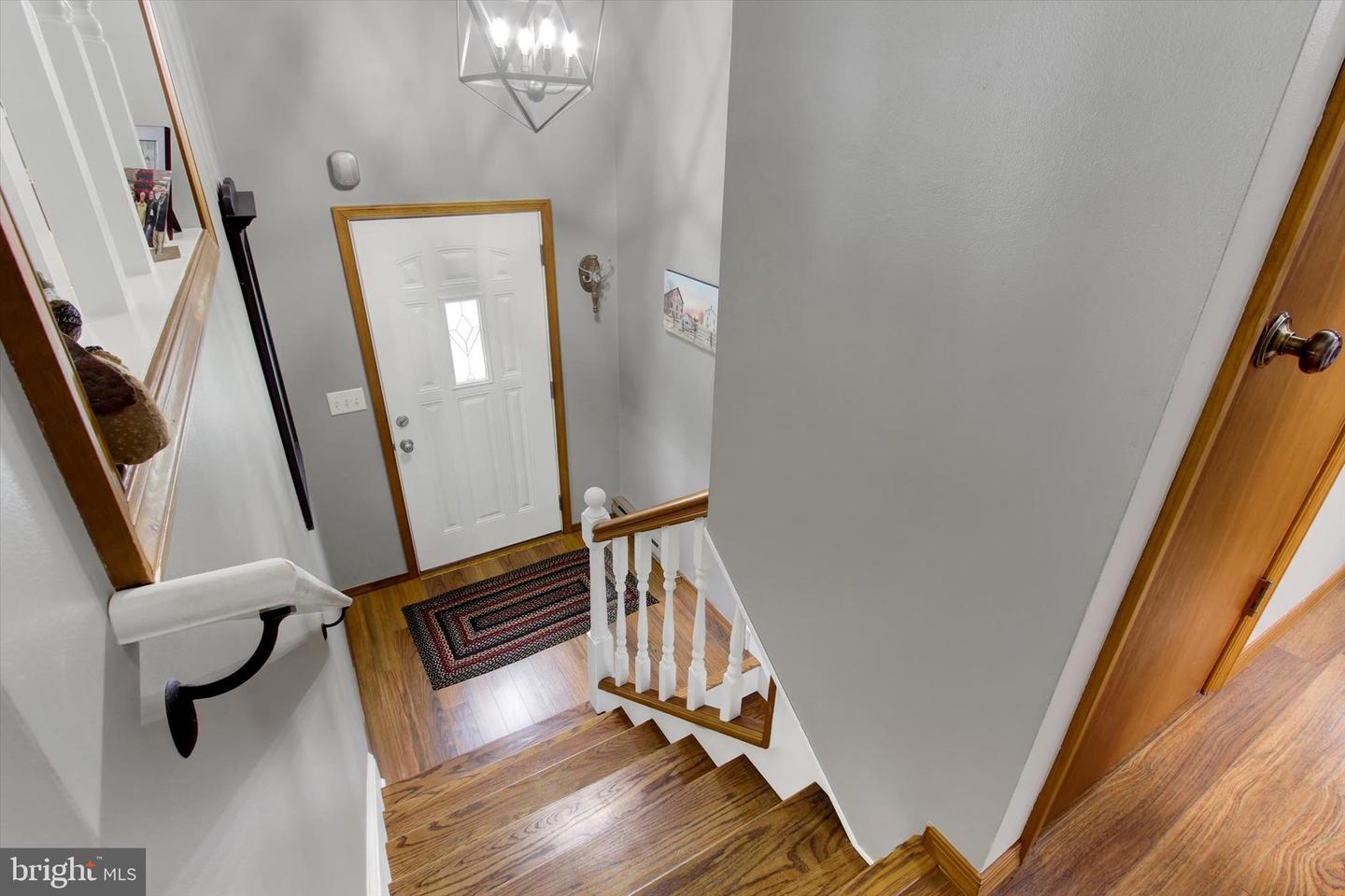 807 Pine Grove Dr Property Photo 4